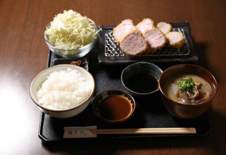 8. 鹿児島 南州豚ヒレとんかつ定食 120ｇ(FILET tonkatsu／Kagoshima Nanshu Pork Fillet Tonkatsu Set Meal 120g)